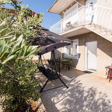 Apartments Ivica - Garden Terrace Slatine Exterior foto